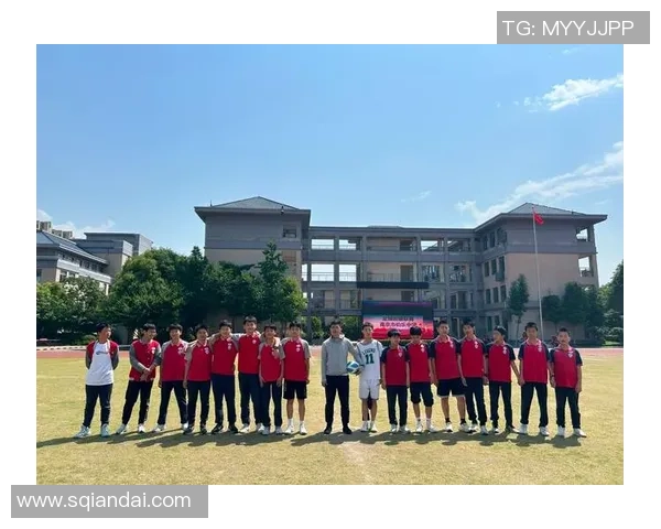 四年级同学们激情四溢的足球赛精彩瞬间与团队合作精神的展示